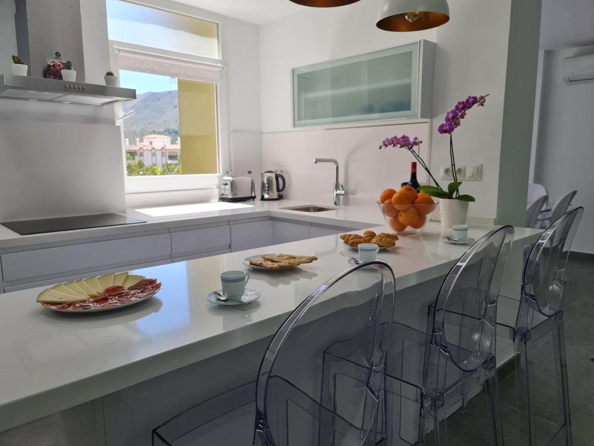 Modern 3 Bedroom Luxury Apartment In トレモリノス エクステリア 写真
