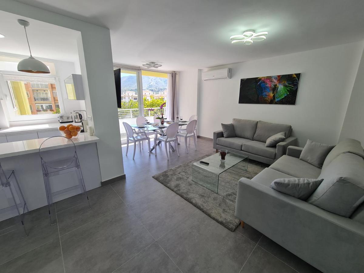 Modern 3 Bedroom Luxury Apartment In トレモリノス エクステリア 写真