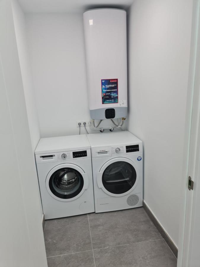 Modern 3 Bedroom Luxury Apartment In トレモリノス エクステリア 写真