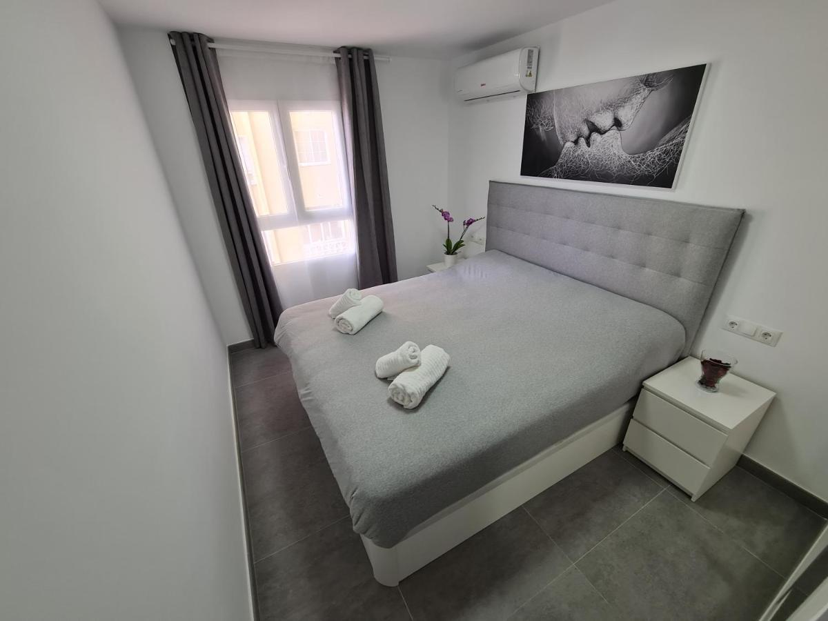 Modern 3 Bedroom Luxury Apartment In トレモリノス エクステリア 写真