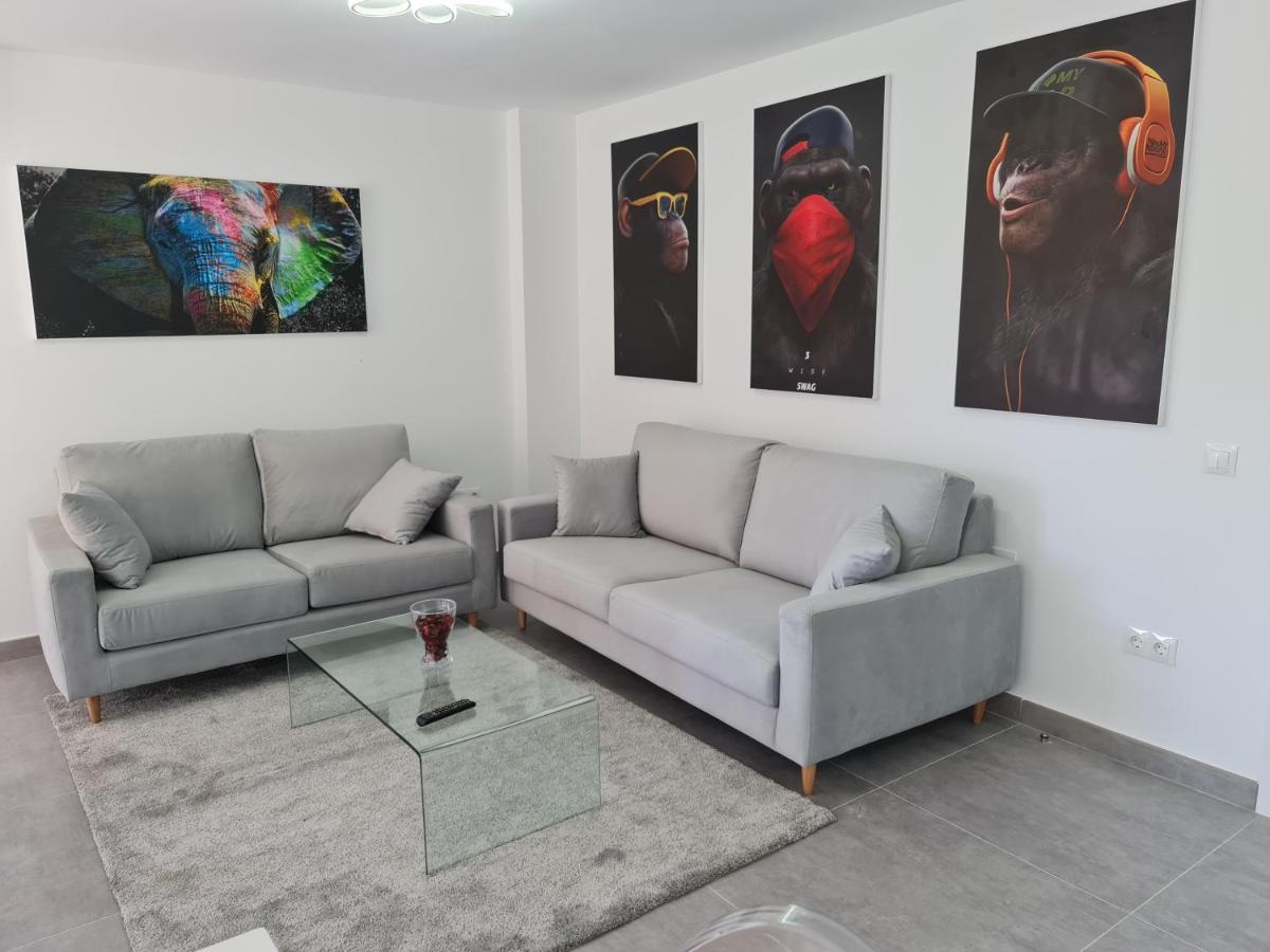 Modern 3 Bedroom Luxury Apartment In トレモリノス エクステリア 写真